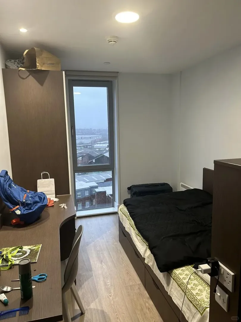 破防了，伯大附近100多還包bill的🏠