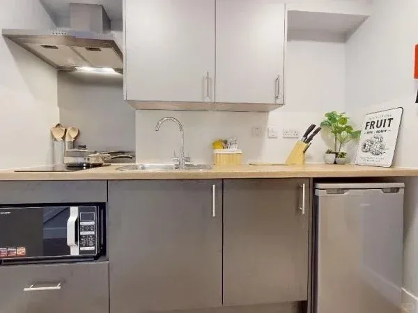 愛丁堡大號loft!! 近莫雷。🆓倆人，出租