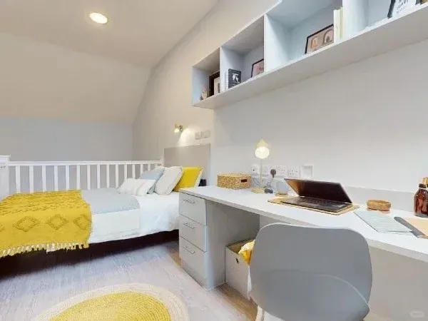 愛丁堡大號loft!! 近莫雷。🆓倆人，出租