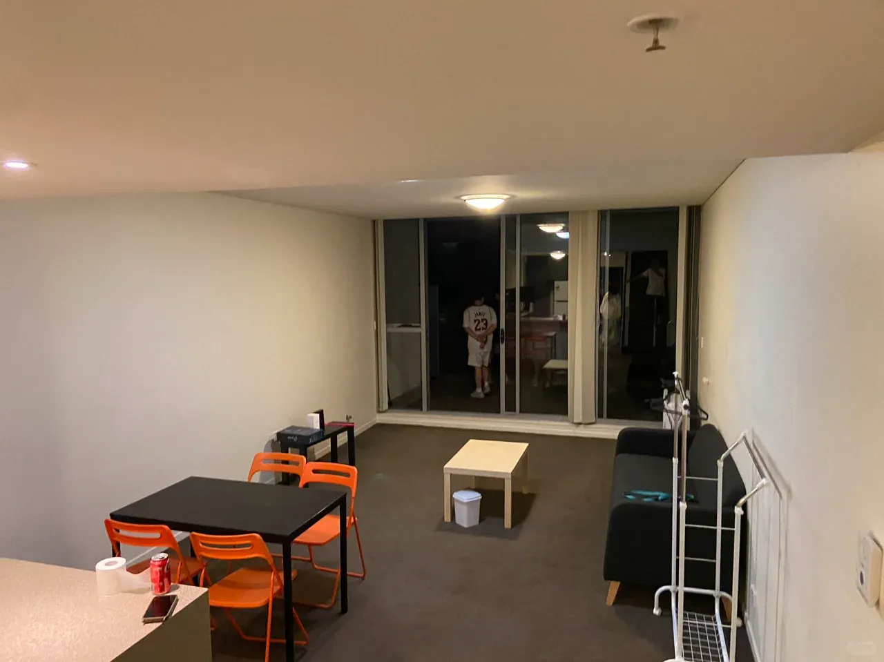 重生之我在新南上學， 9月住找室友
