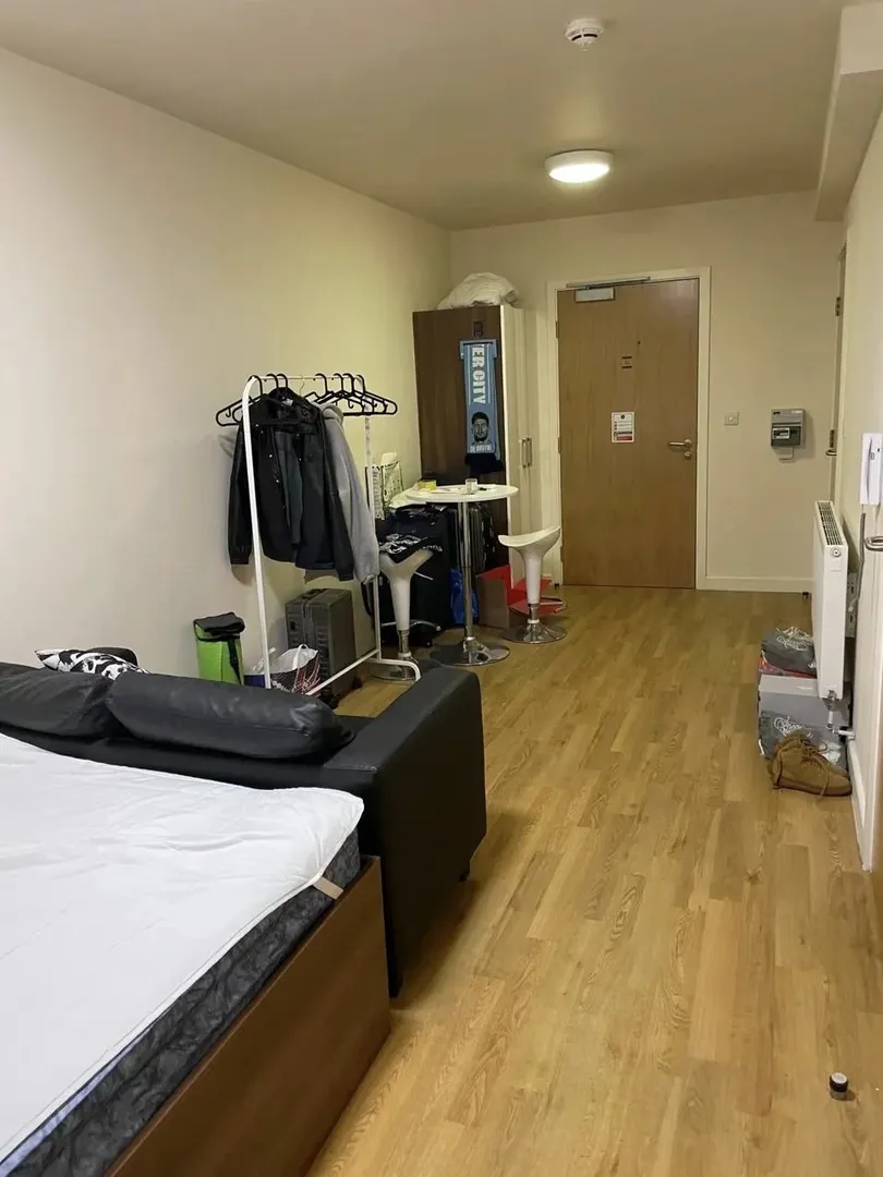 210pw在布里斯班住的studio，主打摳搜！