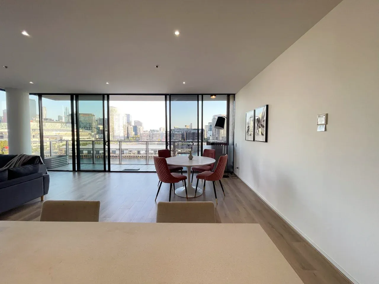 墨爾本docklands的2b2b有沒有人接