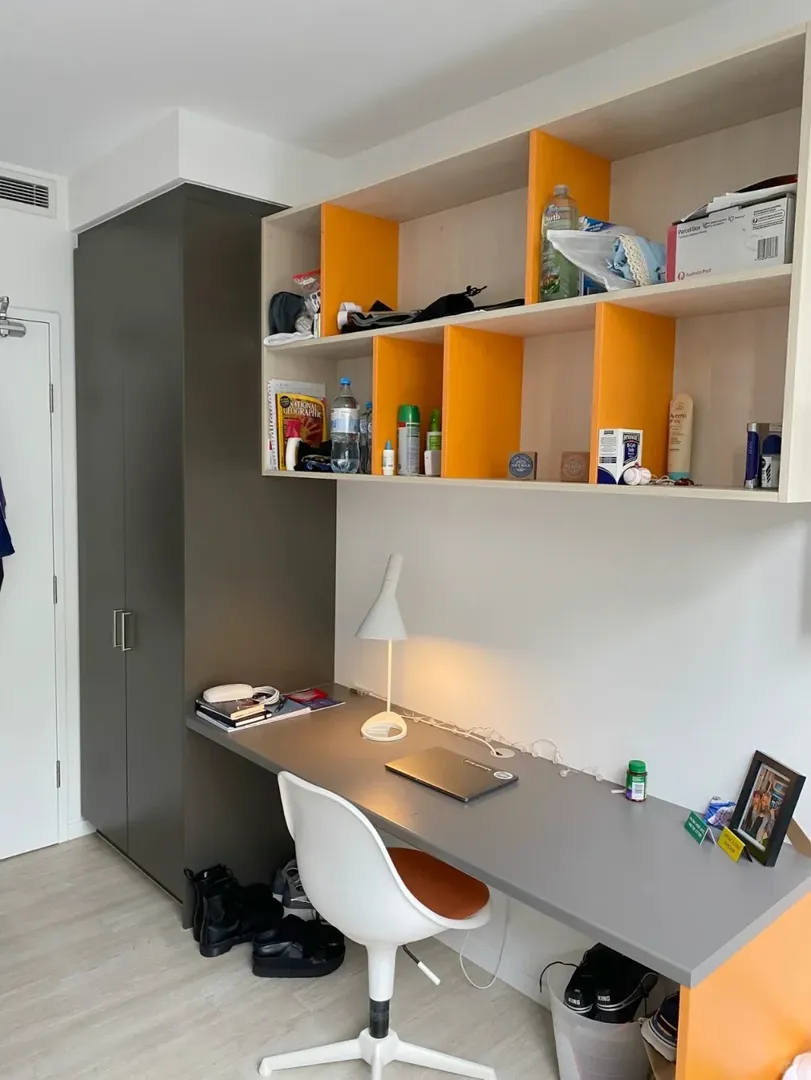 UQ轉一間個人的落地窗studio，要走啦