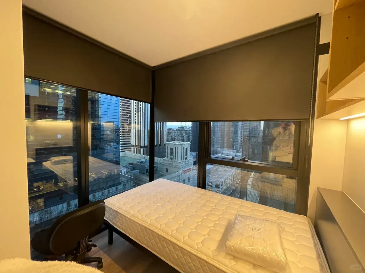 25S1雙窗拐角studio，city區域內~