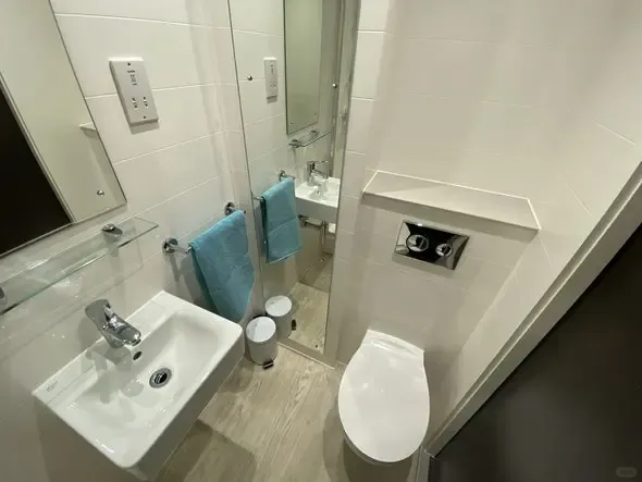 華威轉我自己的studio，俺九月要溜了