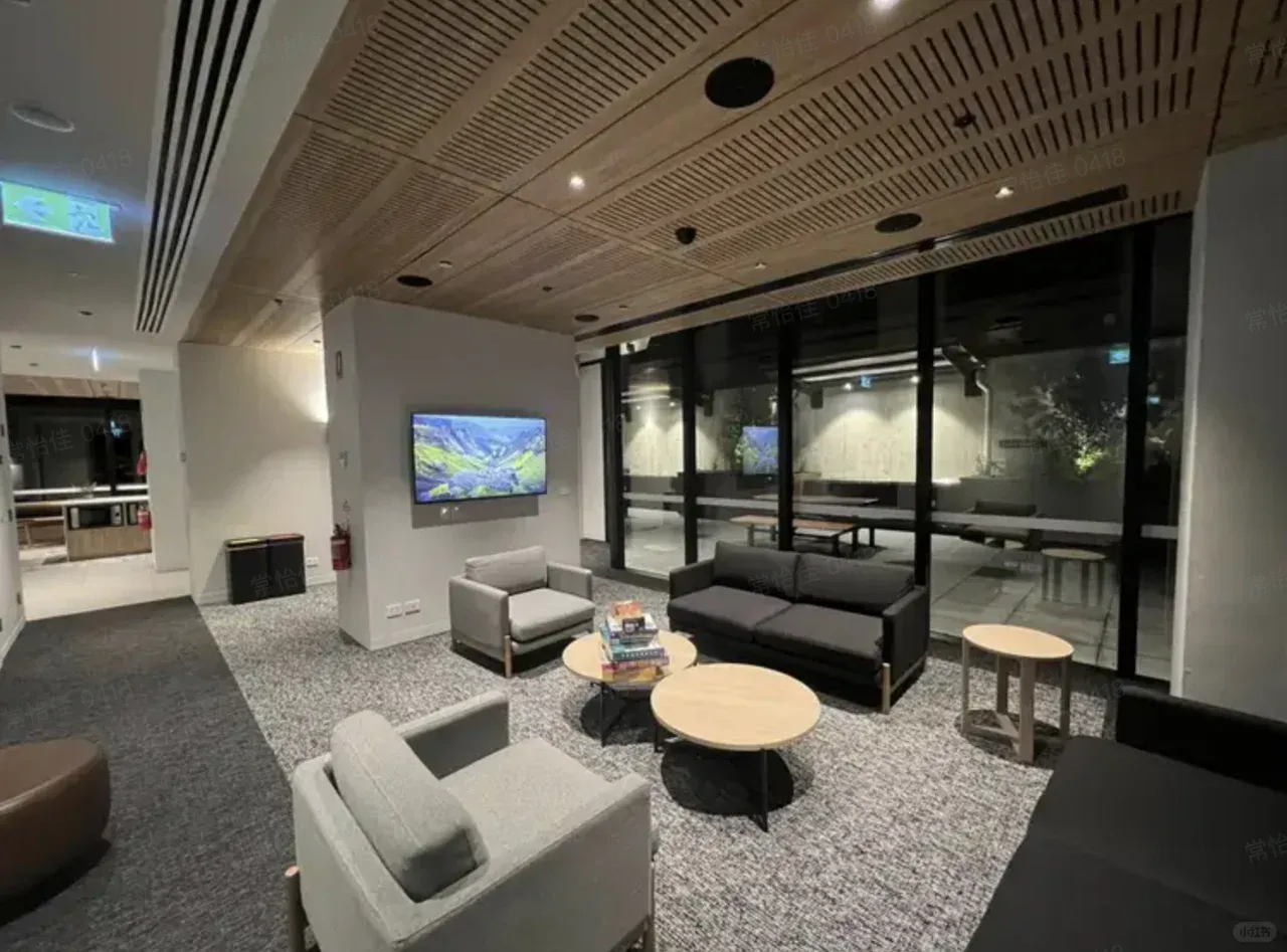 貓本帶拐角戶型的studio來咯～