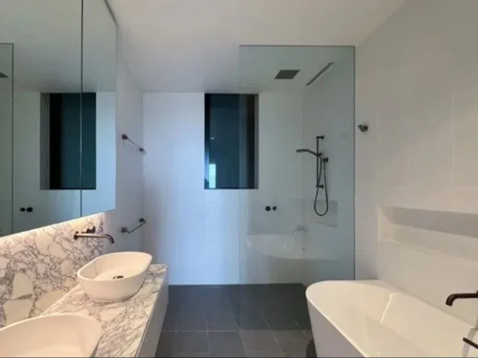 阿德萊德1b1b，房紙nice但俺要溜了