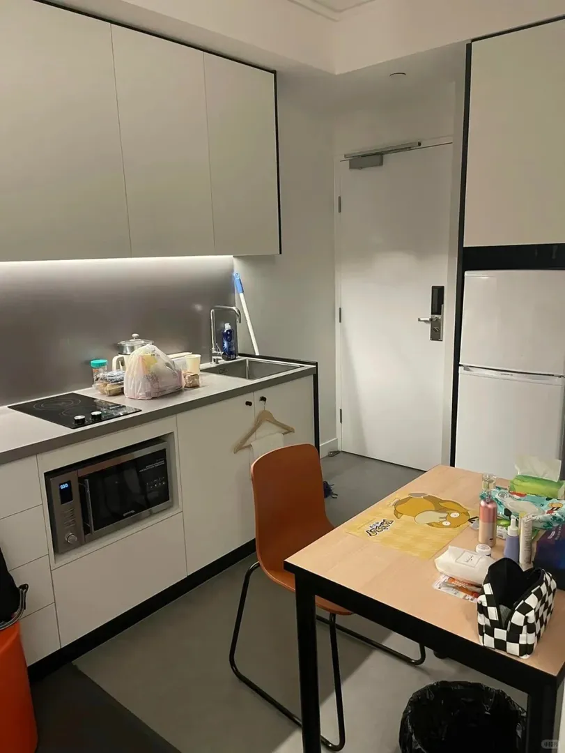步行12分鐘到墨大的studio都找不到室友嘛