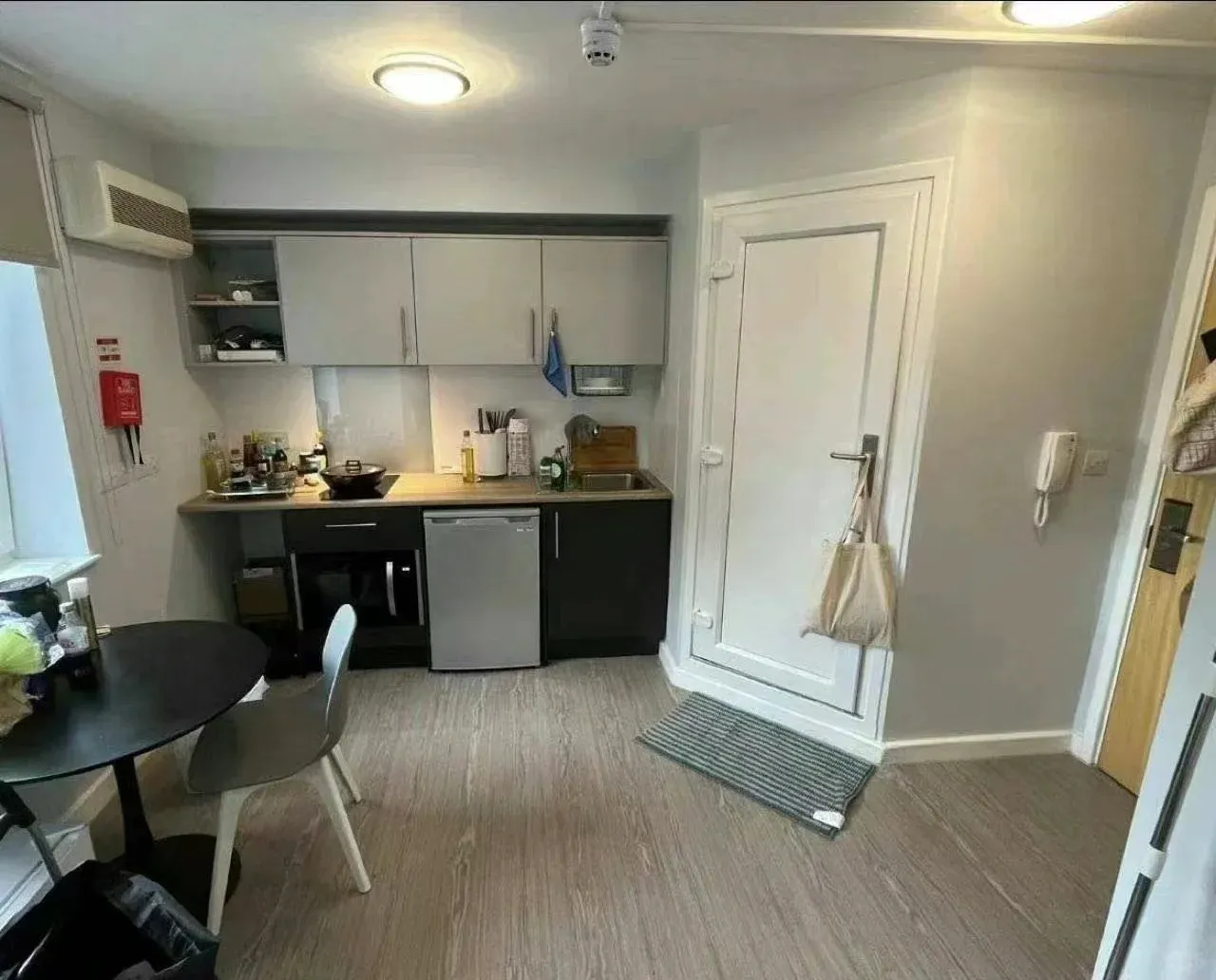 轉一間studio，🚇17分鐘到UCL，421pw包bill，24到25一整年