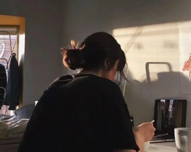 利茲大學門口轉28瓶studio