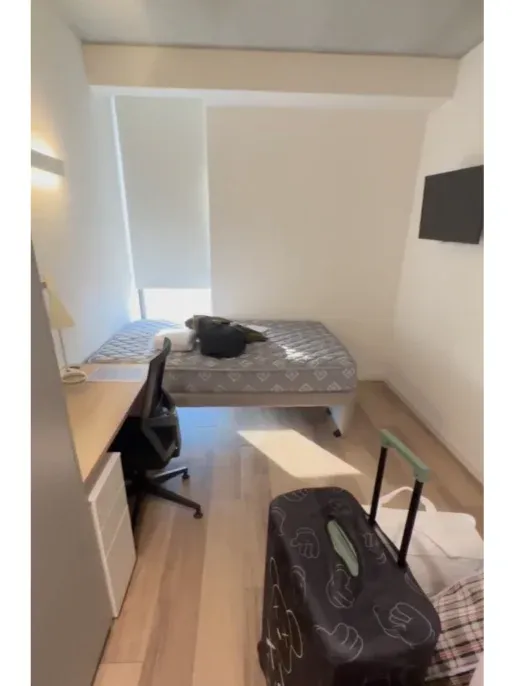布里斯班S1一室，房間不大，但