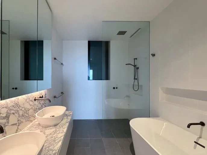 阿德萊德大學1b1b，房子nice不帶家具，俺要