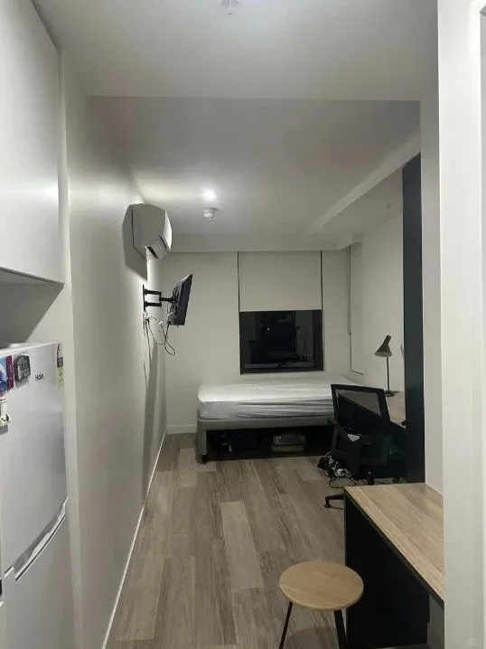 布里斯班studio轉，房間不大，但
