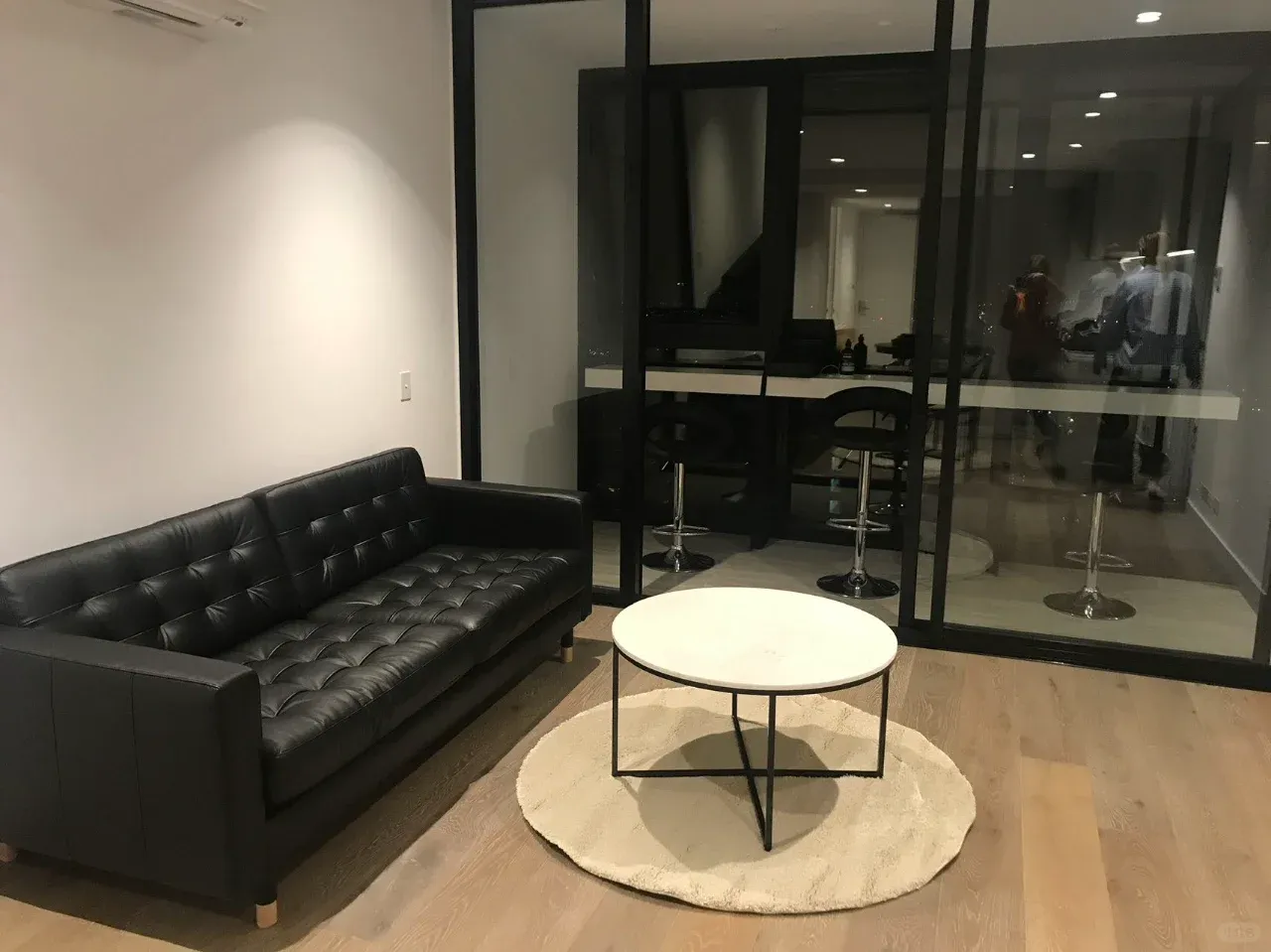 墨爾本八🈷️Master Bedroom找室友，房東