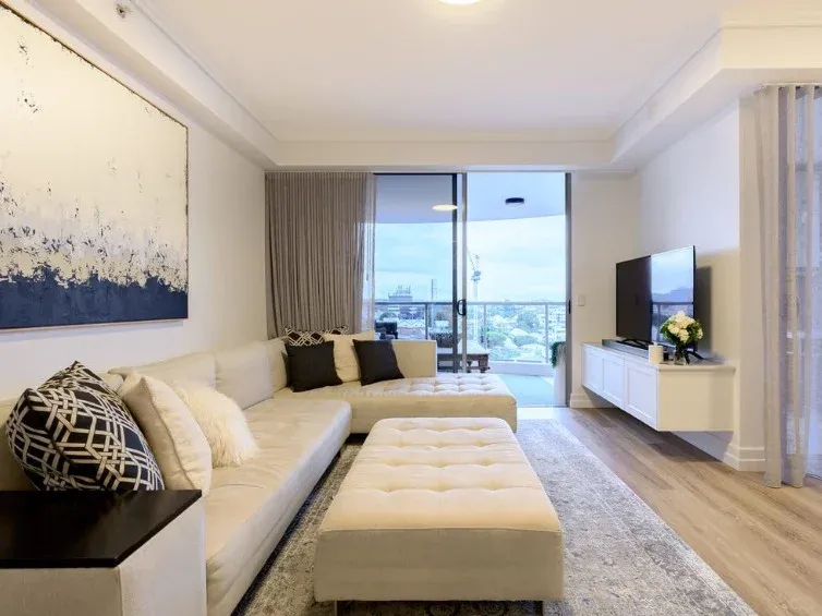 阿德萊德大學出一個1b1b，蹲個好心人接手