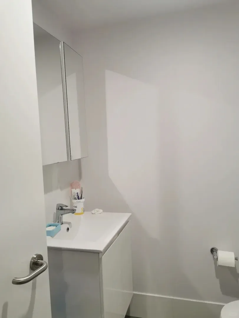 幫朋友轉UQ附近studio，急出😭