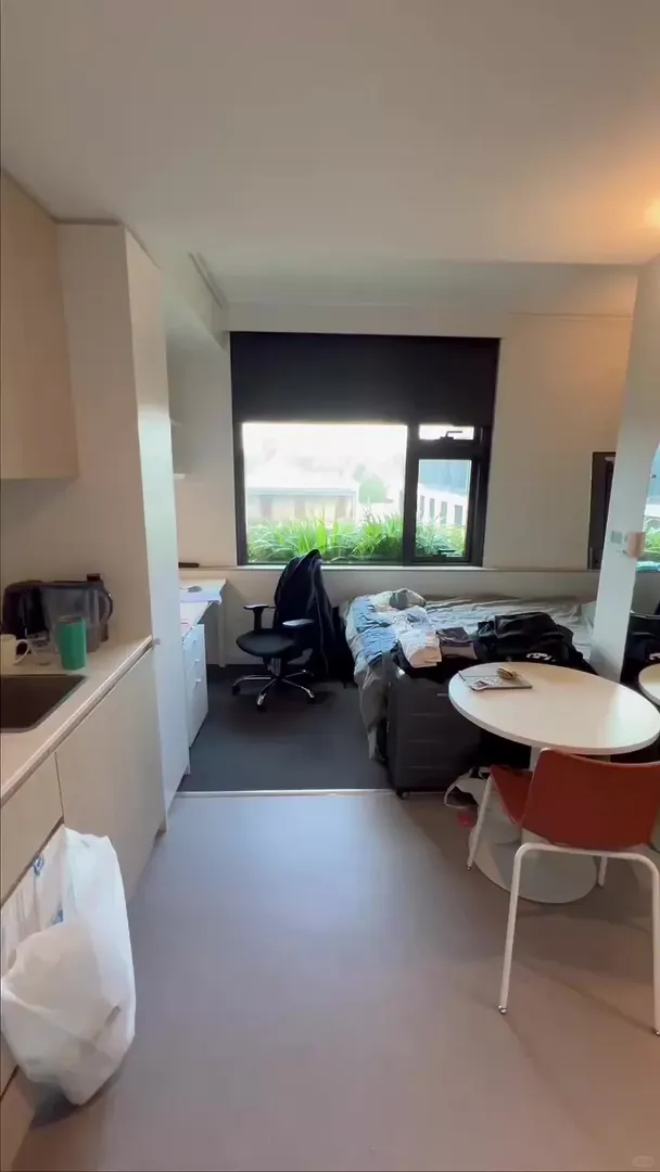 Ultimo 1b1b近唐人街，在city
