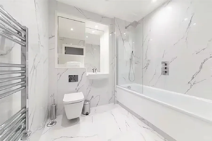 倫敦，會帶每一任n朋友住的1b1b