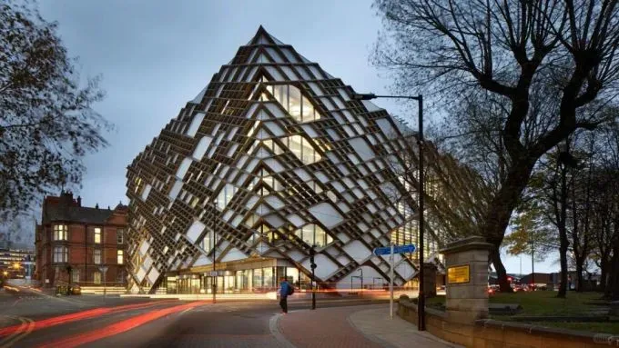 謝菲爾德 Art Tower、Diamond 圖書館，