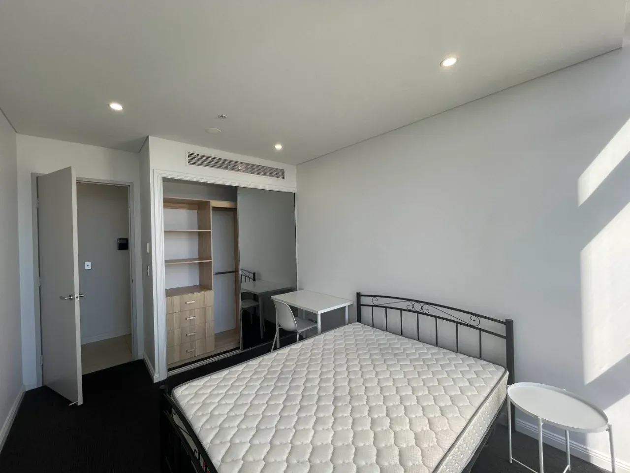 zetland地區，3b2b轉租，大陽台採光超nice