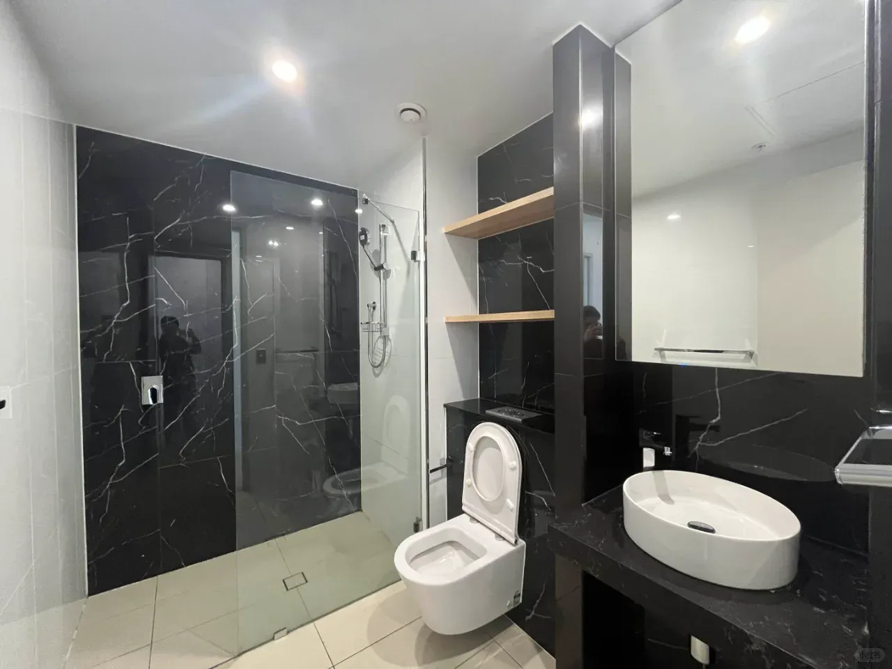 zetland地區，3b2b轉租，大陽台採光超nice