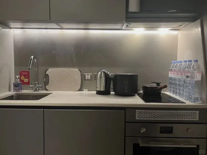 南安普頓就這麼水靈靈低價轉帶早餐的studio