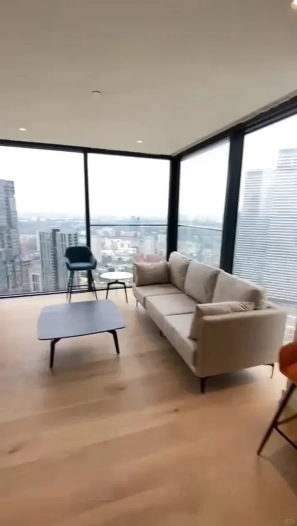 🇬🇧狗島雙主臥～幫室友轉