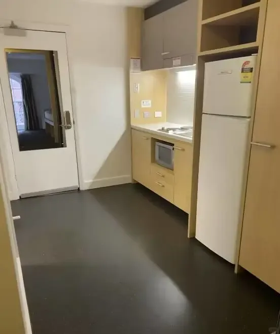 墨爾本帶陽台的兩居室蹲一個低預算室友來!!