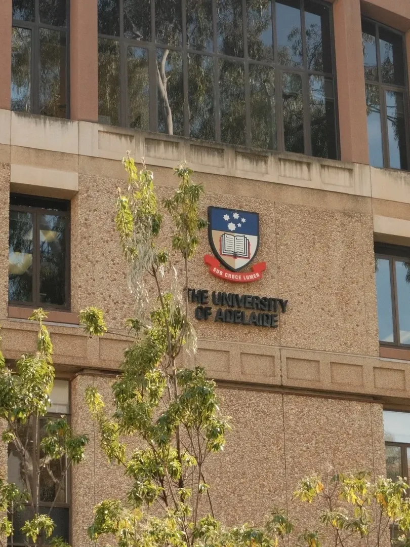 阿德萊德大學！ 
