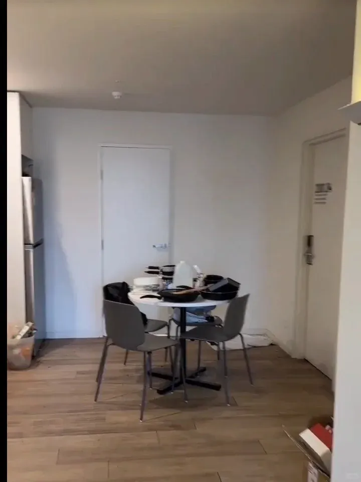 25S1🐱本低預算，帶🏡找室友，墨大門口