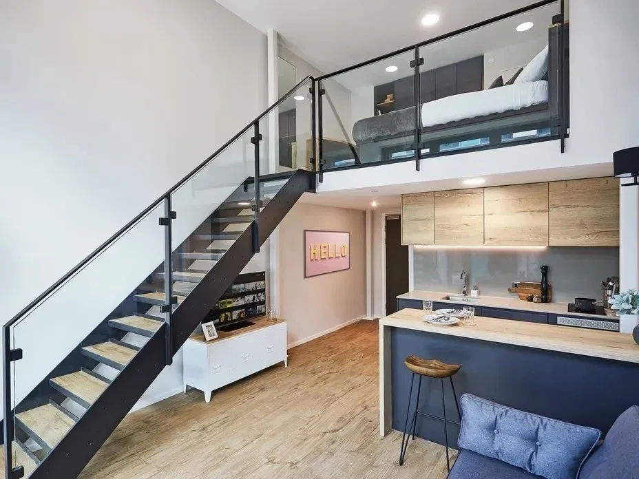 利茲大學找個室友接手loft，水電免～