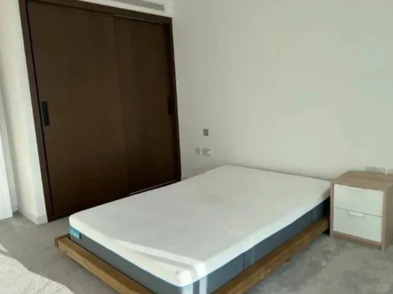 倫敦1b1b求個好心人接手，碼頭這邊