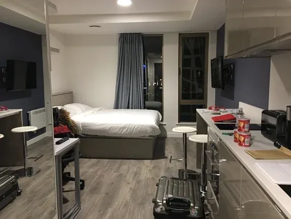紐卡留子🇬🇧終於住進Dream studio
