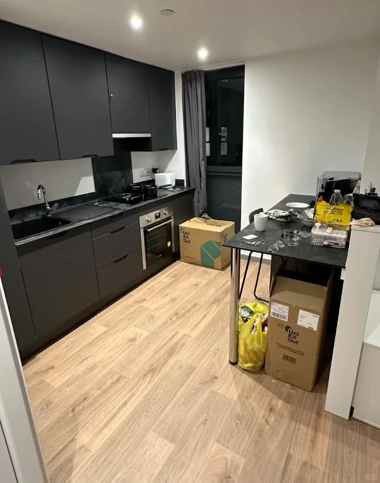 15分鐘到曼大studio，25fall走官方