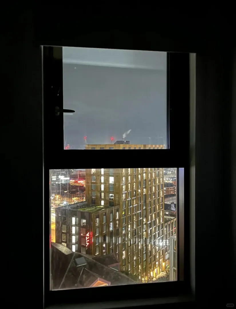 我丟…vita的大落地窗是真大