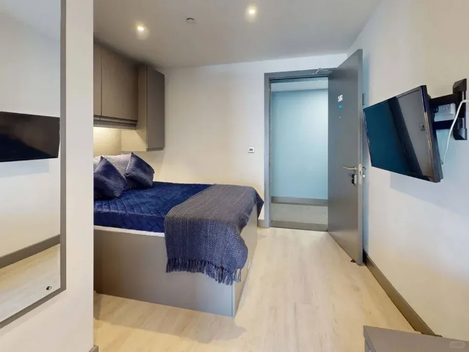 考文垂studio195pw，提前蹲一個室友