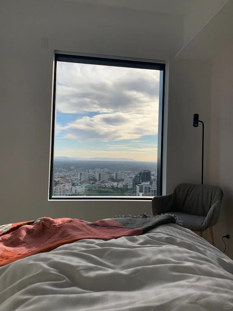 廢土風的風格，在墨爾本居然還是包水電網費