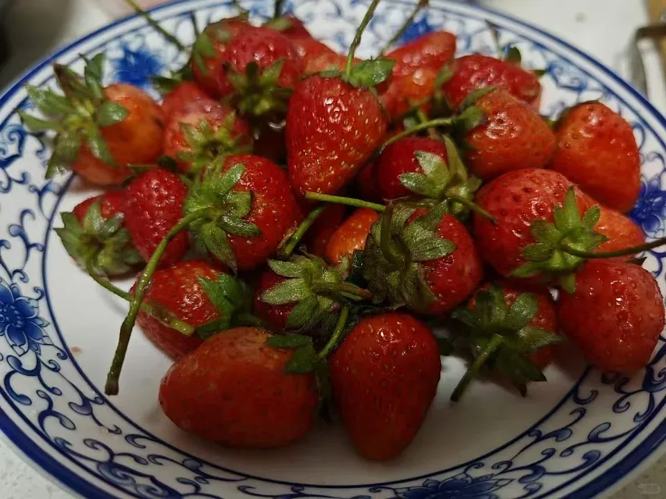 謝菲，自製草莓醬，美味😋～