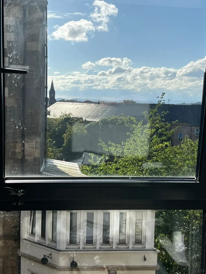 關於我在愛丁堡住的景色超美的公寓