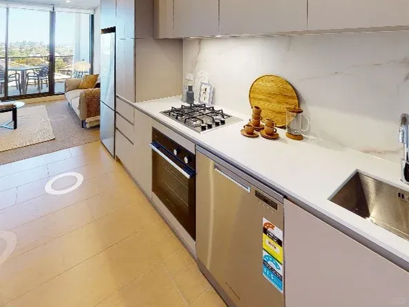 我和朋友在墨爾本Caulfield的1b小屋