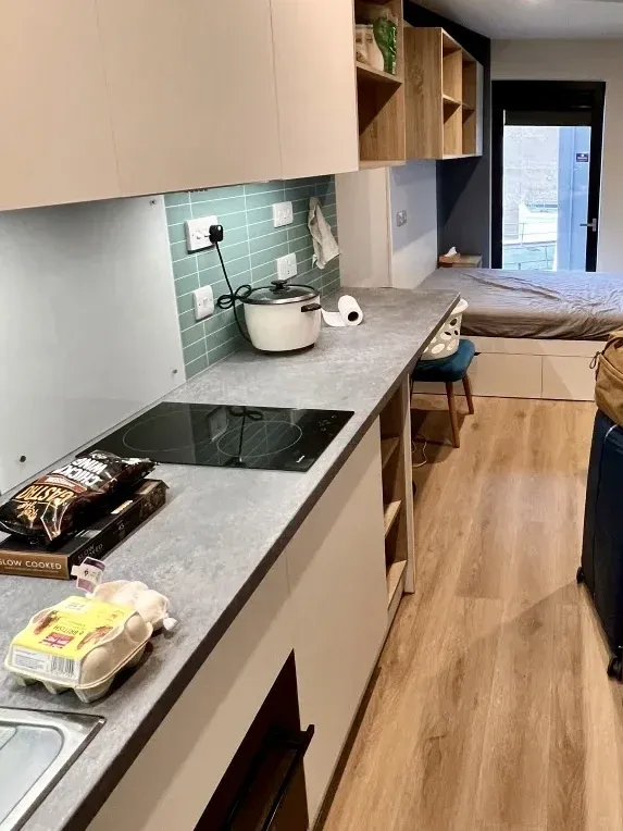 愛丁堡KB校區不會沒地兒住吧？！