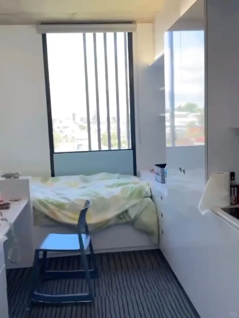 uq周邊的studio 想找人二月轉接