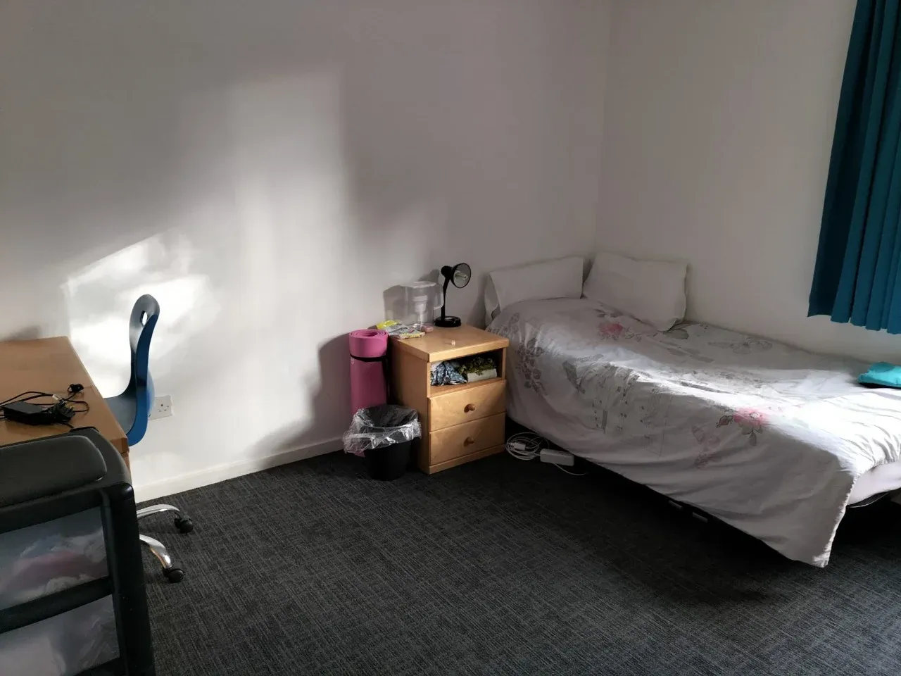 英國諾丁漢大學找室友，包水電網的真香