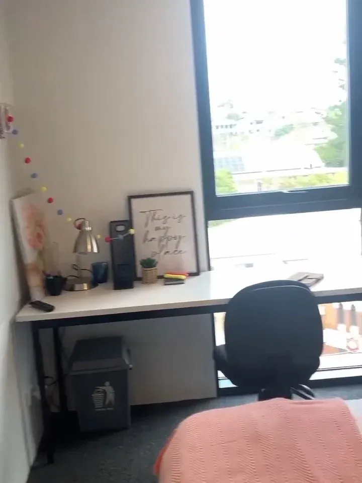 在布里斯班的studio里做美食