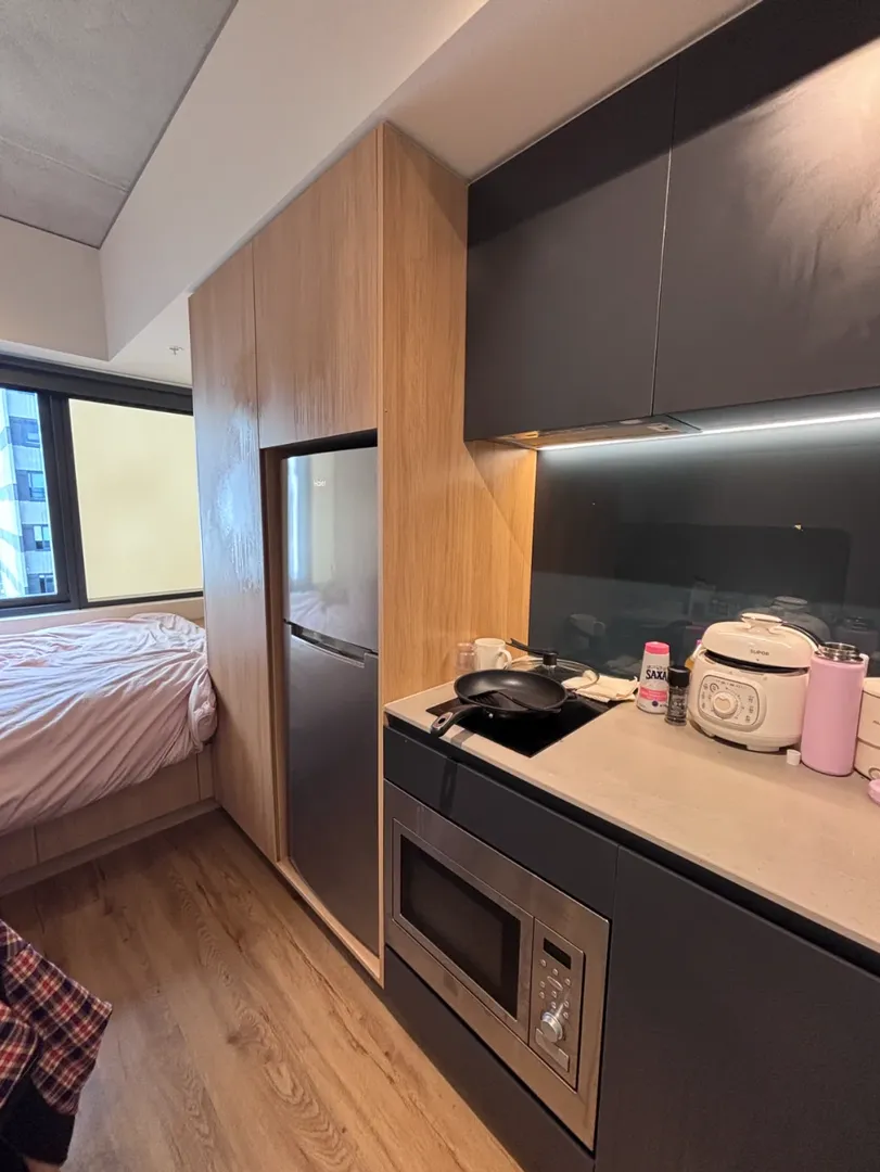 🇦🇺墨大門口二月出studio，包bill