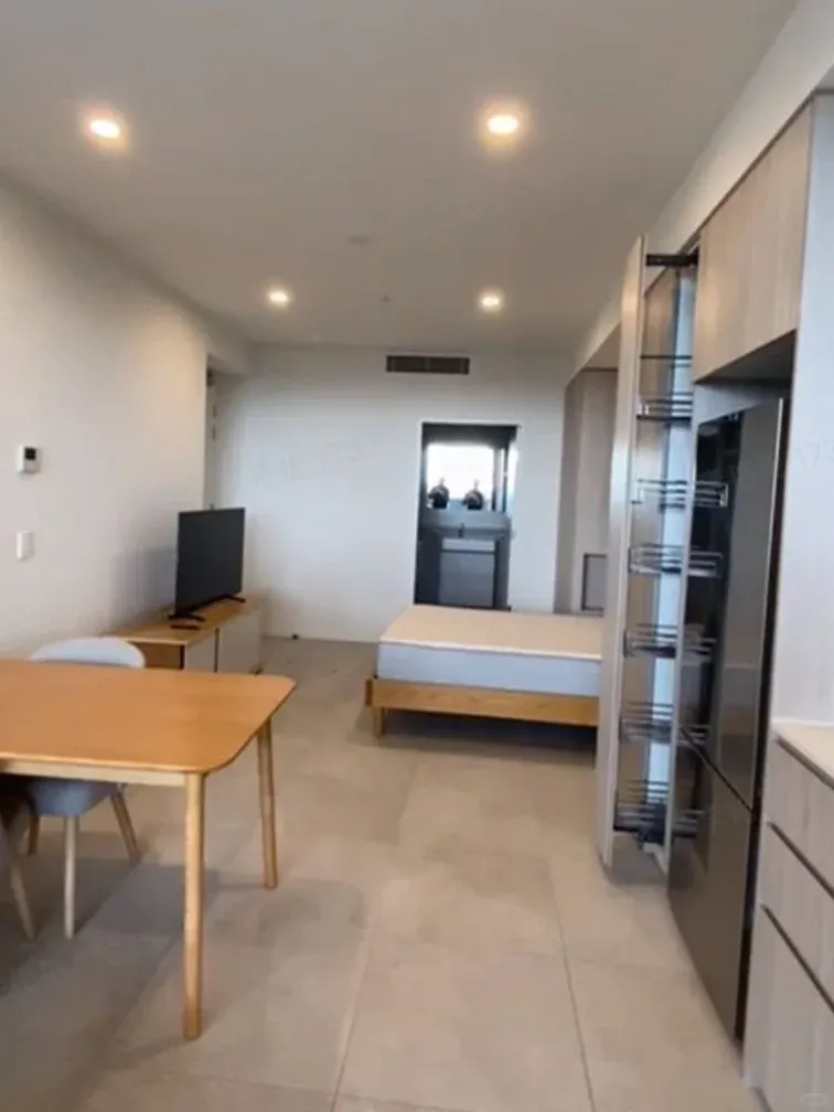 墨爾本小蠻腰1b落地窗view很美