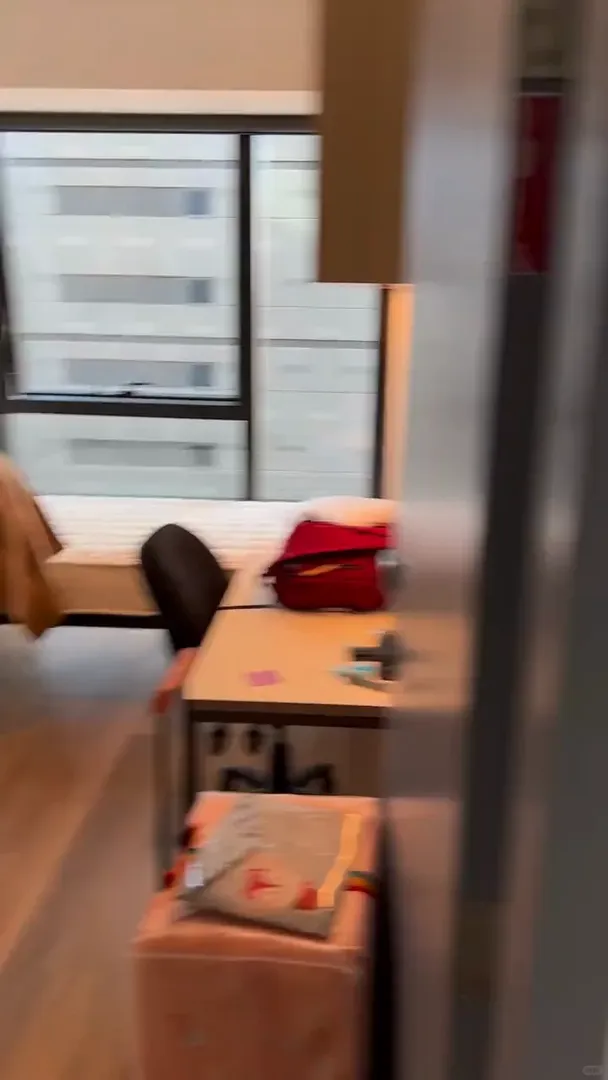 墨爾本轉租一套帶有落地窗的2b