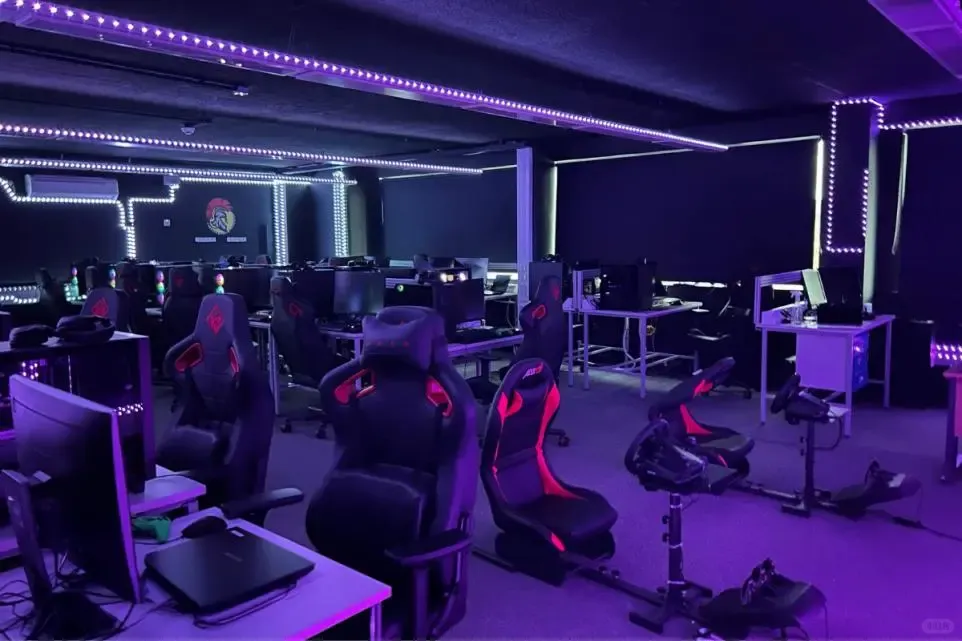 格拉斯哥S大開設電競班？？？🎮遙遙領先