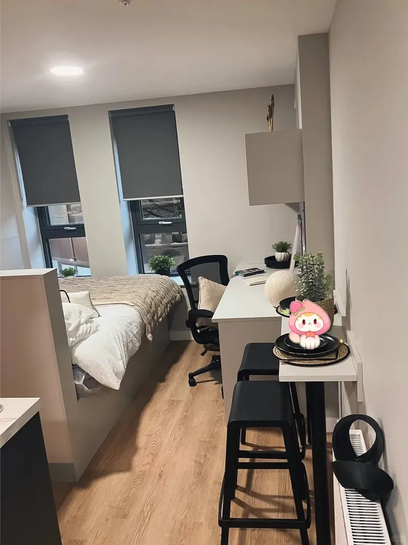 別太離譜！格拉200就能住學校附近的studio