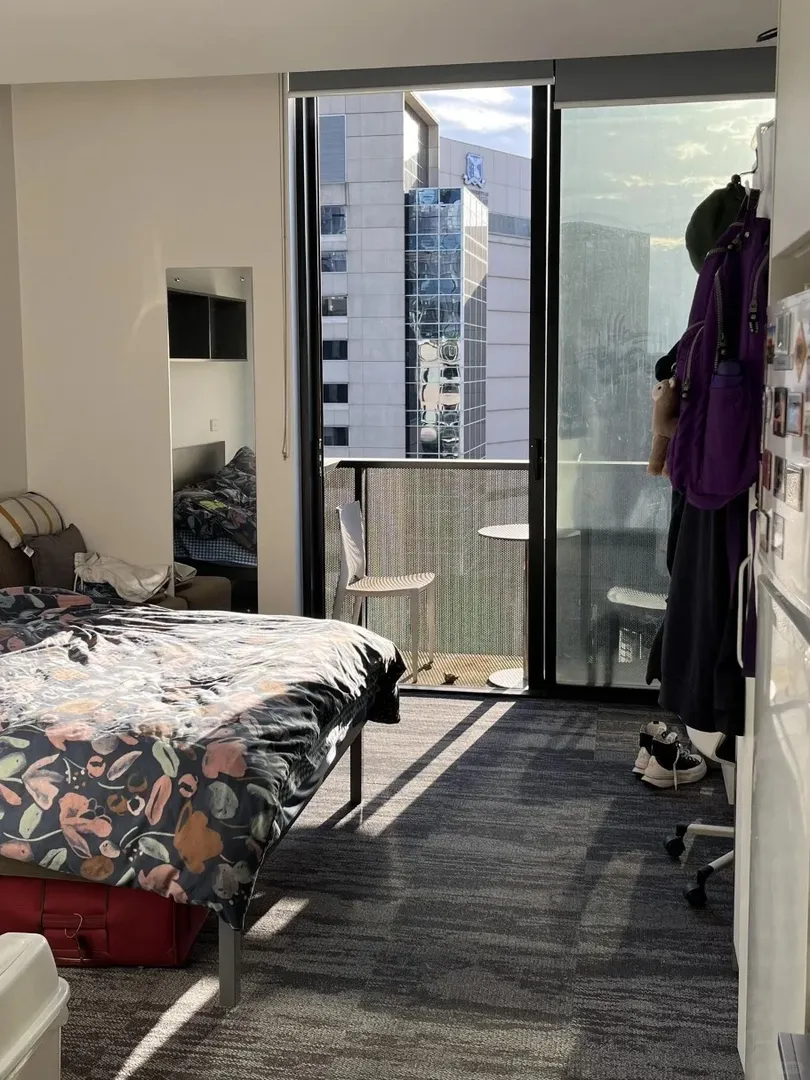 墨爾本帶陽台的studio，我先住啦